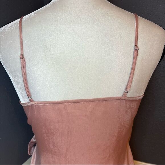 Lovers and Friends Wrap tank/crop top with side bow closure - Picture 7 of 9